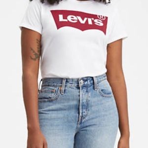 Levi’s logo white tee